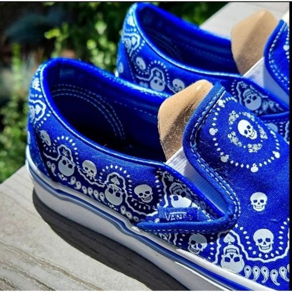 Vans Classic slip on bandana skulls true blue true white. RARE DISPLAY NEWnobox - Picture 4 of 14